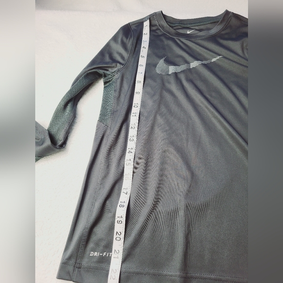 Nike Gray Youth Dri-Fit Long Sleeved Shirt Unisex Size Small - Picture 6 of 7